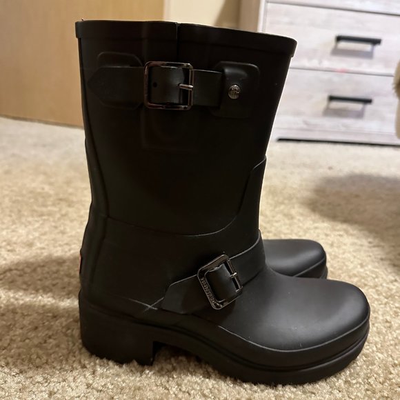 Mid-calf Hunter Boots - Picture 4 of 4